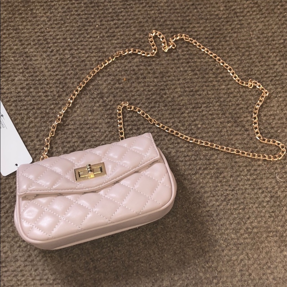 Baby Pink Waist Bag (comes w gold chain)